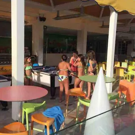 Sunny Paradise Apartament *