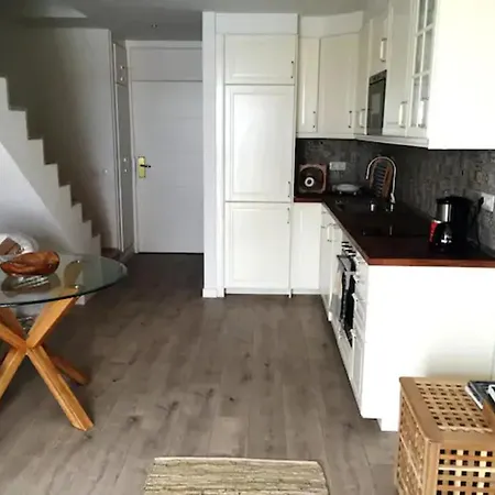 Sunny Paradise Apartment